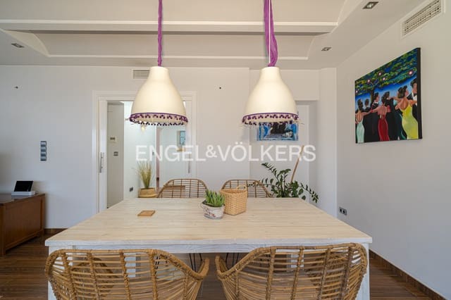 5 soveværelse Rækkehus til salg i Benidorm med garage - € 1.850.000 (Ref: 9128892)