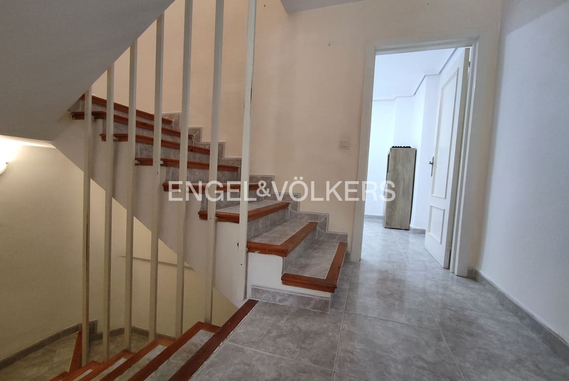 5 soveværelse Byhus til salg i Benidorm med swimmingpool garage - € 480.000 (Ref: 9128893)