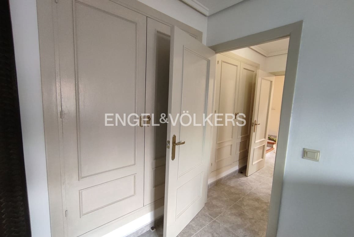 5 soveværelse Byhus til salg i Benidorm med swimmingpool garage - € 480.000 (Ref: 9128893)