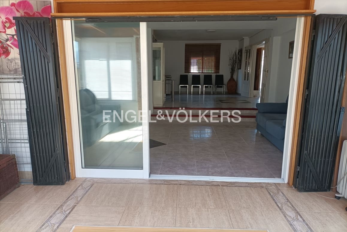 5 soveværelse Byhus til salg i Benidorm med swimmingpool garage - € 480.000 (Ref: 9128893)