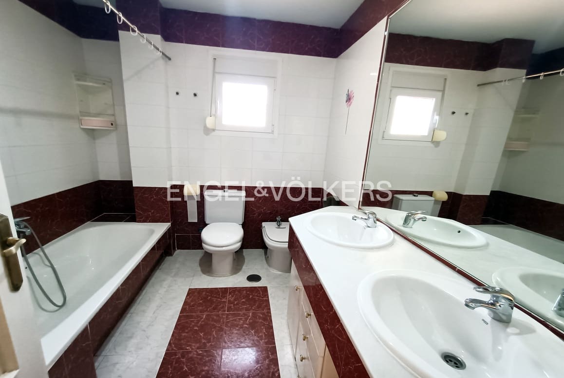 5 soveværelse Byhus til salg i Benidorm med swimmingpool garage - € 480.000 (Ref: 9128893)