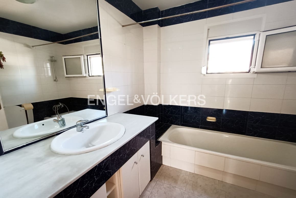 5 soveværelse Byhus til salg i Benidorm med swimmingpool garage - € 480.000 (Ref: 9128893)