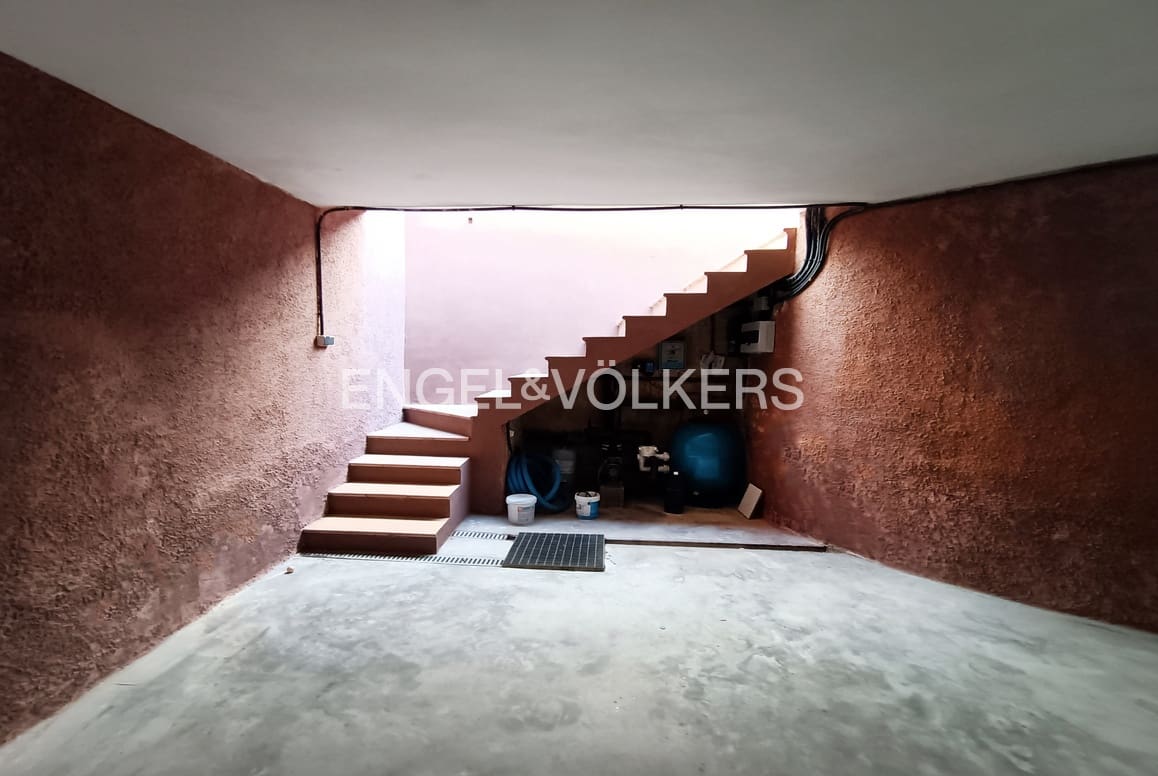 5 soveværelse Byhus til salg i Benidorm med swimmingpool garage - € 480.000 (Ref: 9128893)