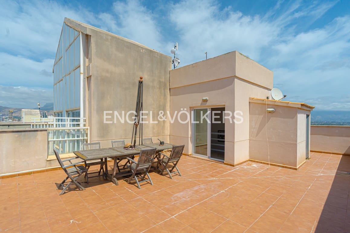 3 soveværelse Penthouse til salg i Benidorm med swimmingpool garage - € 595.000 (Ref: 9153239)