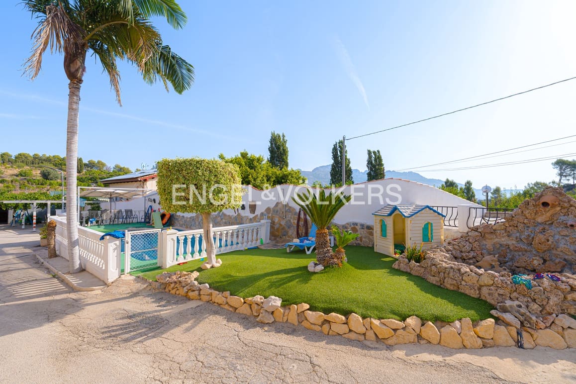 3 soveværelse Finca/Landehus til salg i La Nucia med swimmingpool garage - € 478.000 (Ref: 9170362)