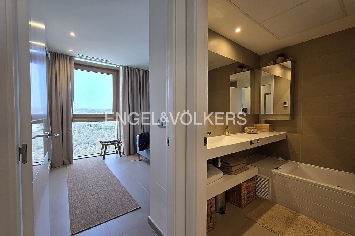 2 bedroom Apartment for sale in Benidorm with pool garage - € 579,000 (Ref: 9187462)