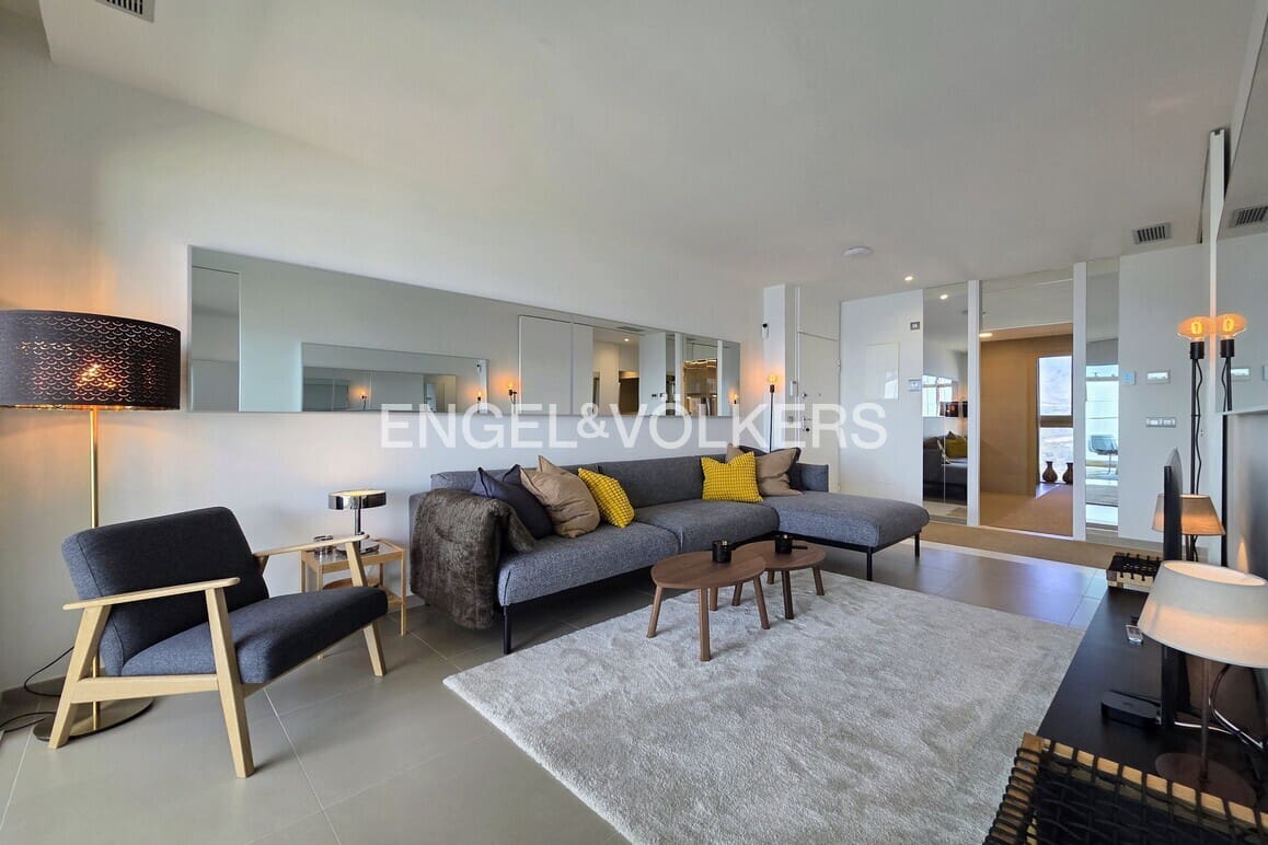 2 bedroom Apartment for sale in Benidorm with pool garage - € 579,000 (Ref: 9187462)