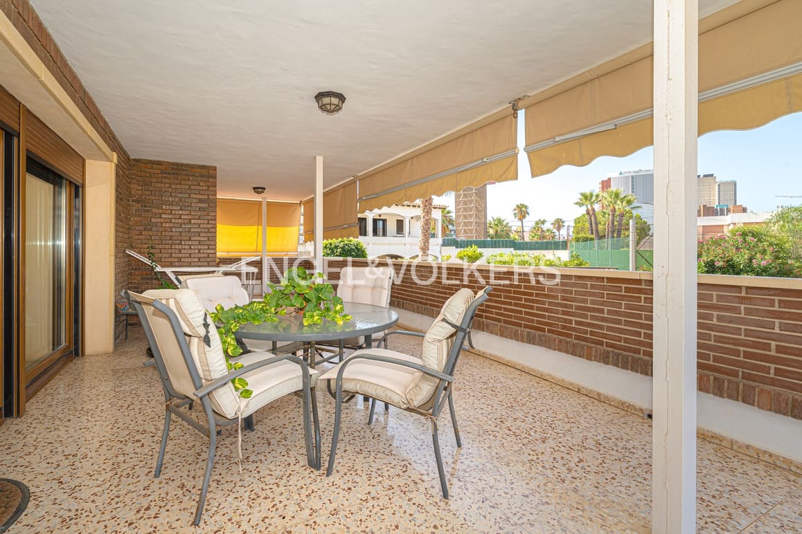 6 soveværelse Villa til salg i Benidorm med swimmingpool garage - € 1.400.000 (Ref: 9189898)