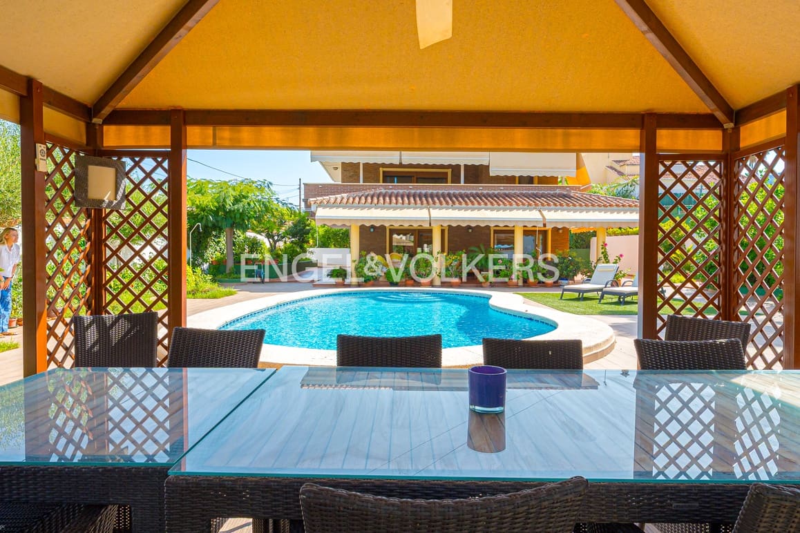 6 soveværelse Villa til salg i Benidorm med swimmingpool garage - € 1.400.000 (Ref: 9189898)