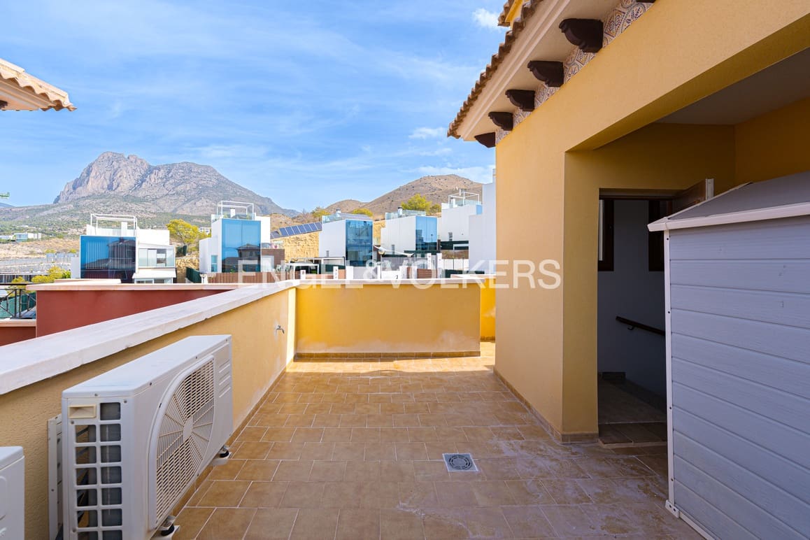 3 soveværelse Rækkehus til salg i Finestrat med swimmingpool garage - € 320.000 (Ref: 9233868)