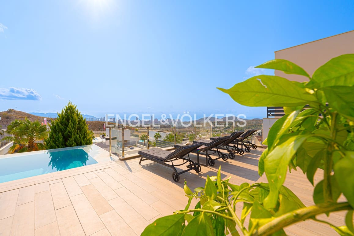 5 soveværelse Villa til salg i Finestrat med swimmingpool garage - € 1.350.000 (Ref: 9248997)