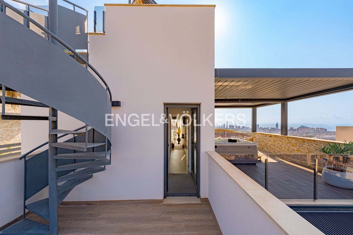 5 soveværelse Villa til salg i Finestrat med swimmingpool garage - € 1.350.000 (Ref: 9248997)