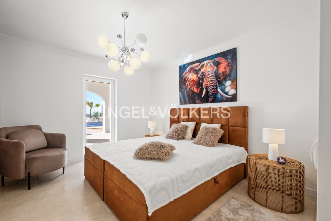 Chalet de 8 habitaciones en Finestrat en venta con piscina garaje - 990.000 € (Ref: 9253954)