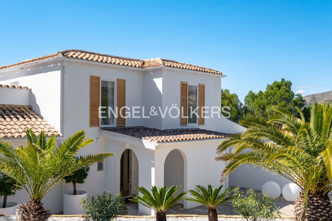 Chalet de 8 habitaciones en Finestrat en venta con piscina garaje - 990.000 € (Ref: 9253954)