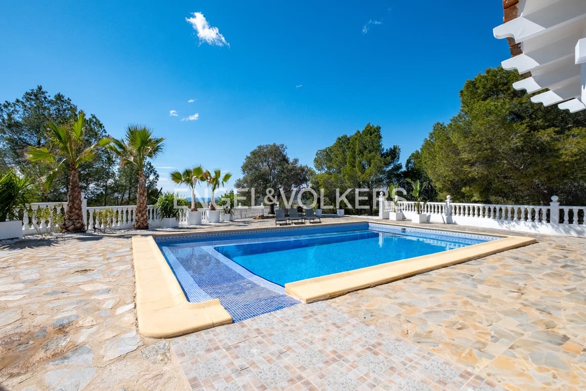 Chalet de 8 habitaciones en Finestrat en venta con piscina garaje - 990.000 € (Ref: 9253954)