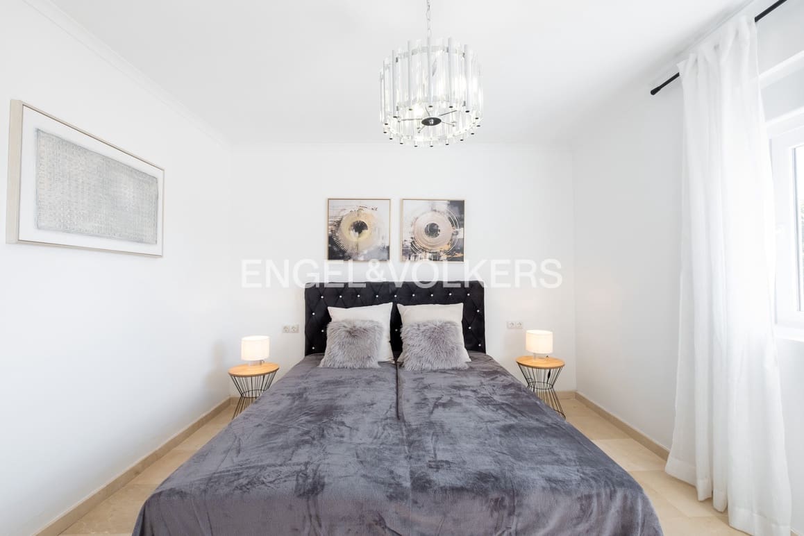 Chalet de 8 habitaciones en Finestrat en venta con piscina garaje - 990.000 € (Ref: 9253954)