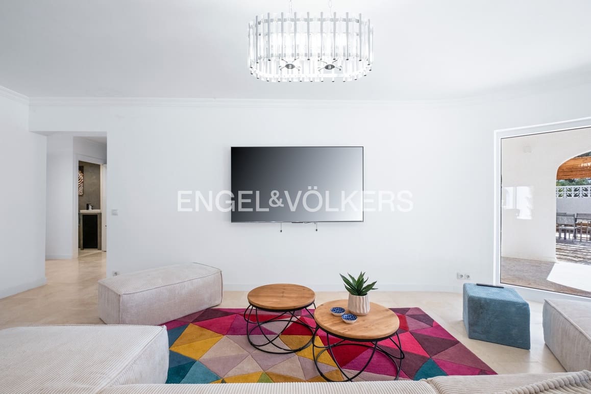 Chalet de 8 habitaciones en Finestrat en venta con piscina garaje - 990.000 € (Ref: 9253954)