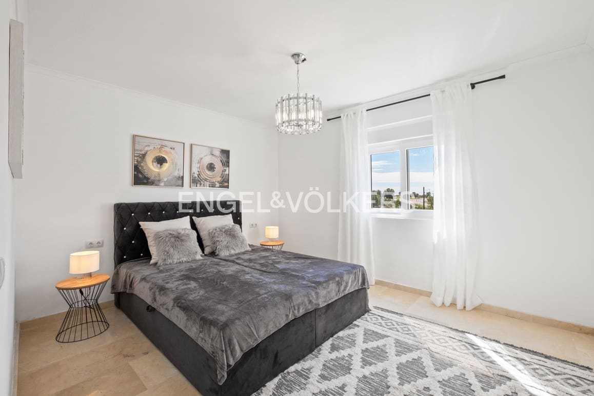 Chalet de 8 habitaciones en Finestrat en venta con piscina garaje - 990.000 € (Ref: 9253954)