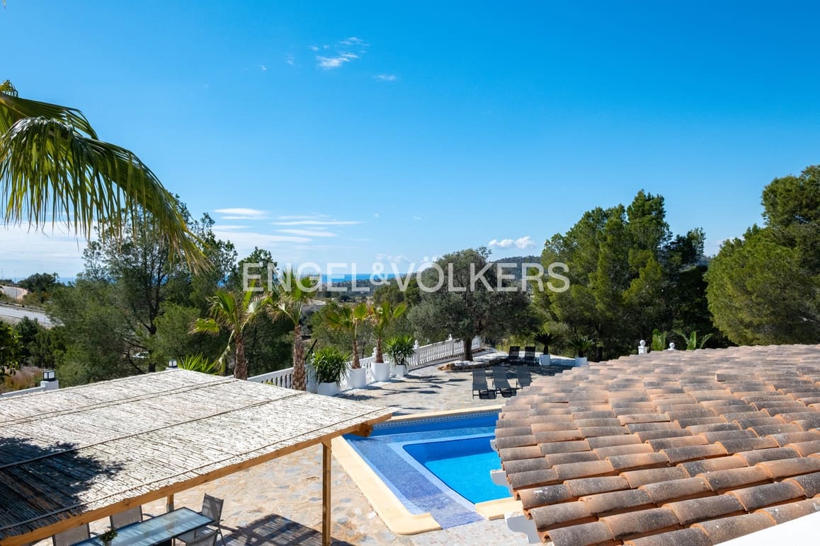 Chalet de 8 habitaciones en Finestrat en venta con piscina garaje - 990.000 € (Ref: 9253954)