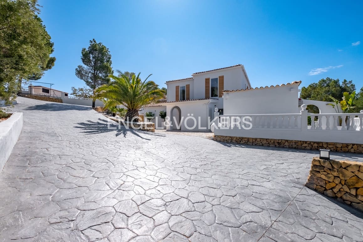 Chalet de 8 habitaciones en Finestrat en venta con piscina garaje - 990.000 € (Ref: 9253954)