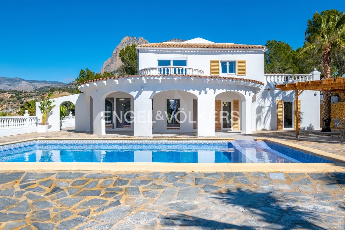 Chalet de 8 habitaciones en Finestrat en venta con piscina garaje - 990.000 € (Ref: 9253954)