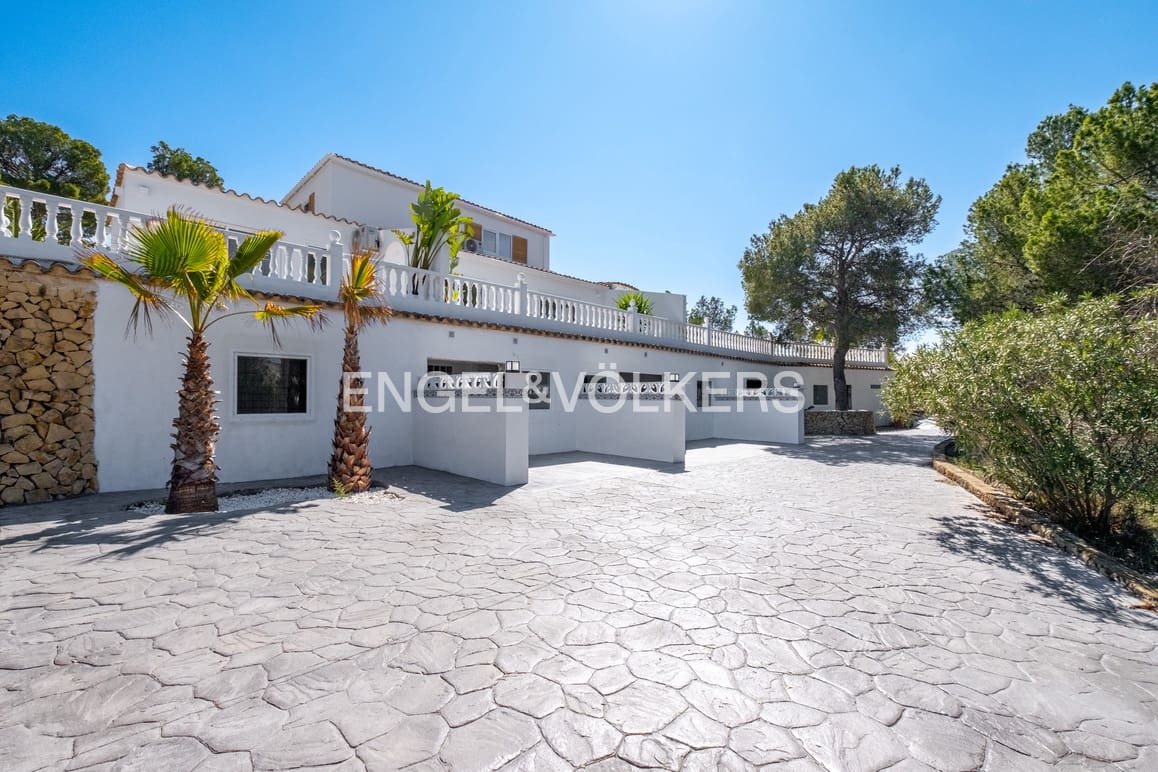 Chalet de 8 habitaciones en Finestrat en venta con piscina garaje - 990.000 € (Ref: 9253954)