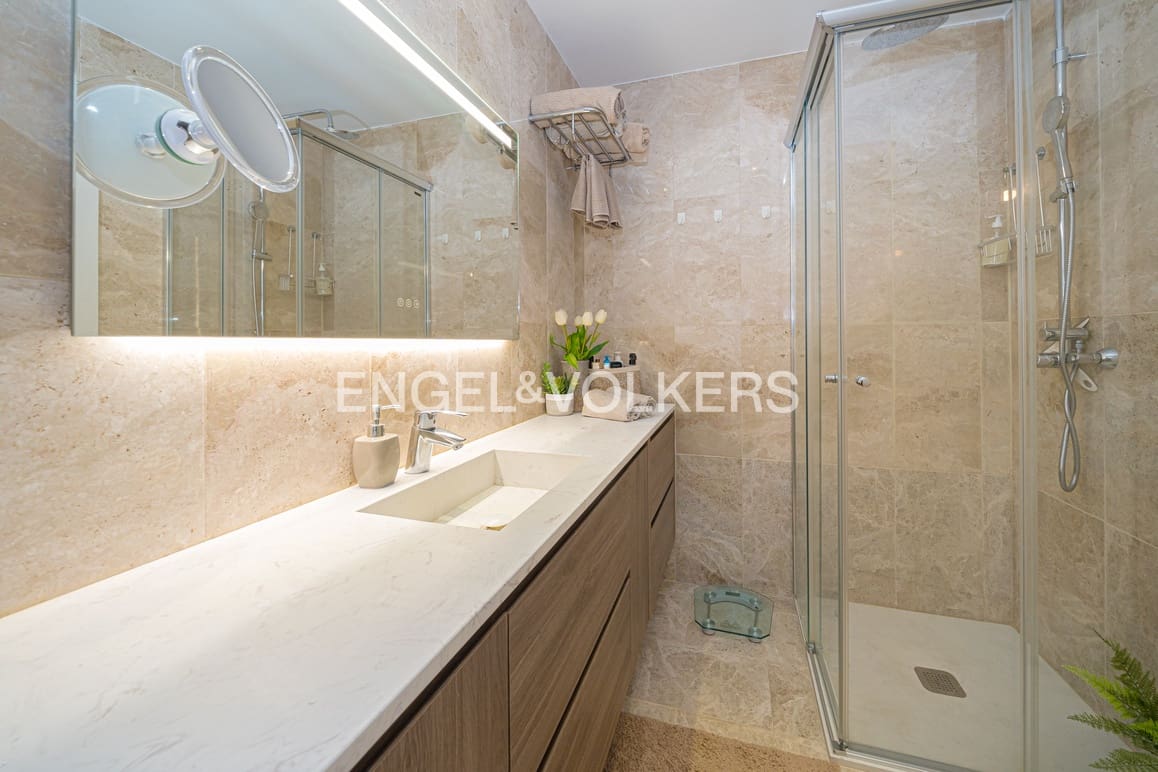 4 soveværelse Lejlighed til salg i Benidorm med swimmingpool garage - € 580.000 (Ref: 9253955)