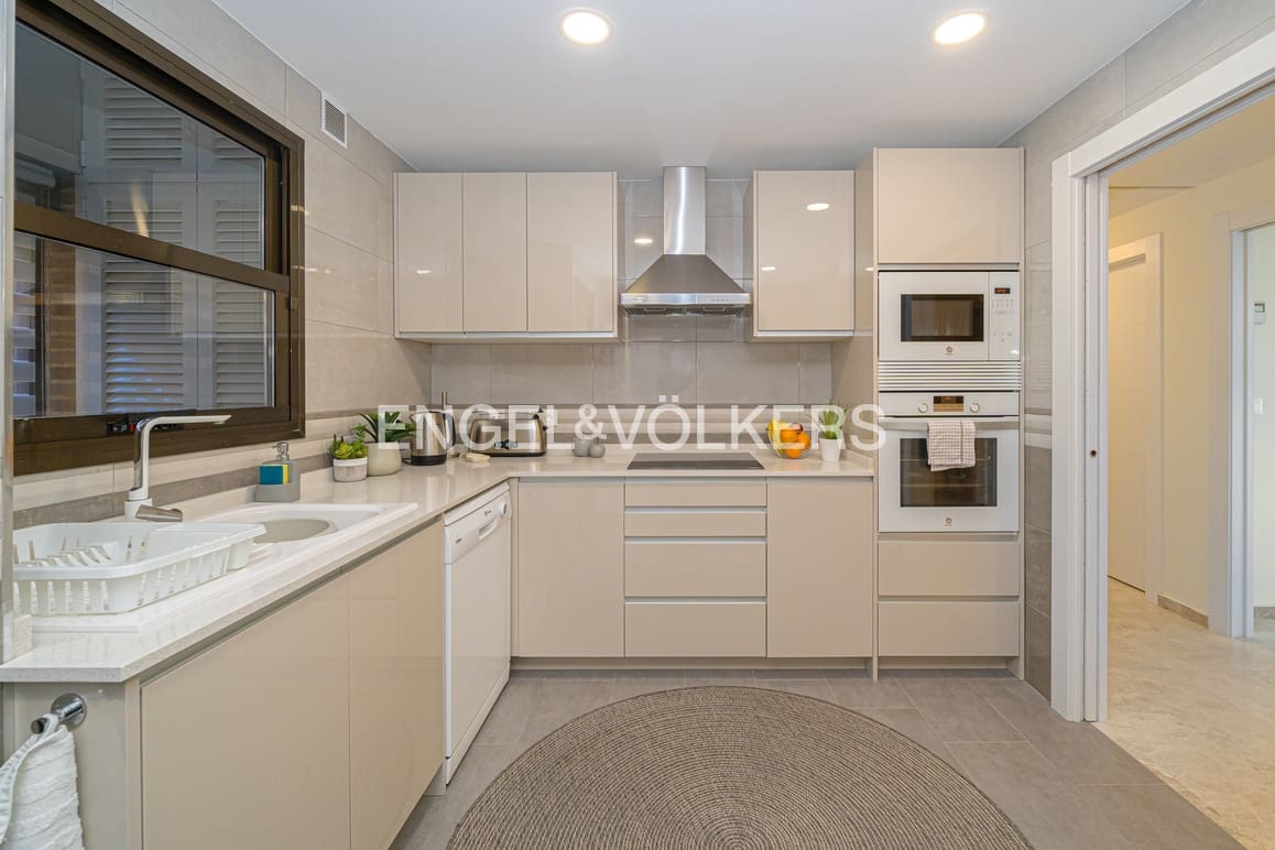 4 soveværelse Lejlighed til salg i Benidorm med swimmingpool garage - € 580.000 (Ref: 9253955)