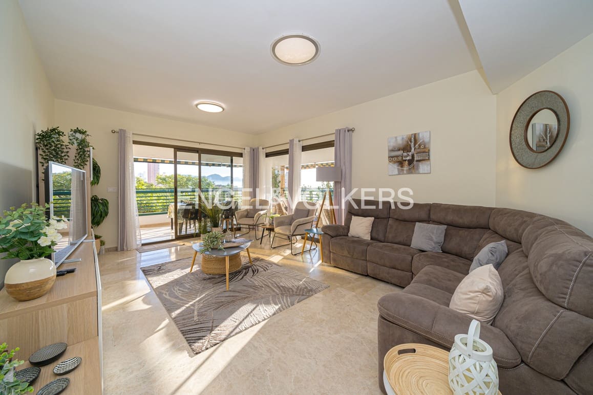 4 soveværelse Lejlighed til salg i Benidorm med swimmingpool garage - € 580.000 (Ref: 9253955)