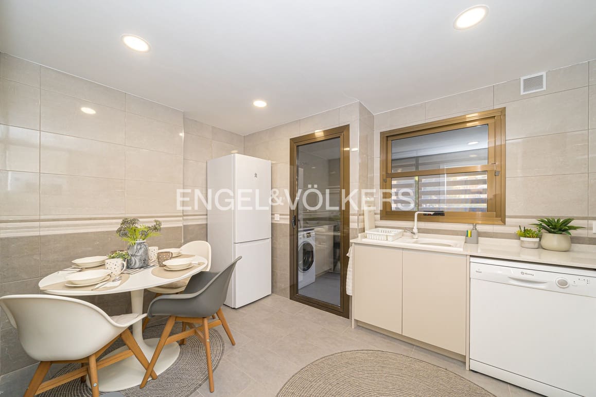 4 soveværelse Lejlighed til salg i Benidorm med swimmingpool garage - € 580.000 (Ref: 9253955)