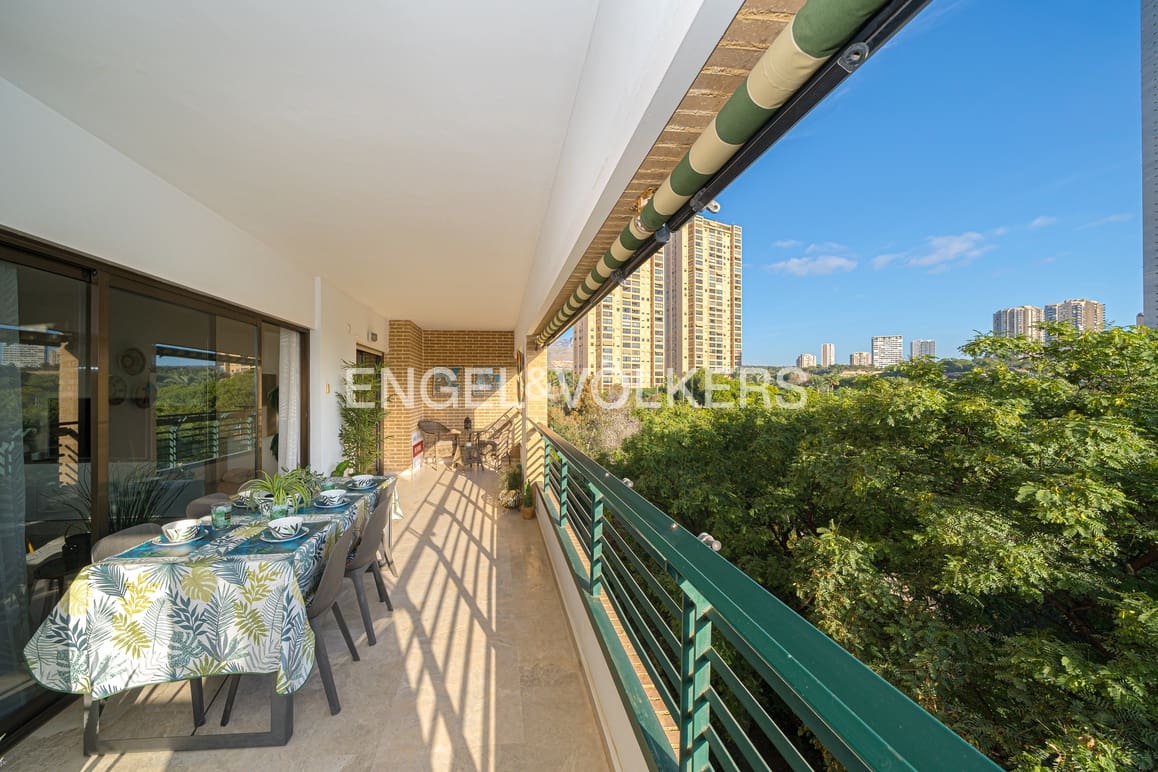 4 soveværelse Lejlighed til salg i Benidorm med swimmingpool garage - € 580.000 (Ref: 9253955)