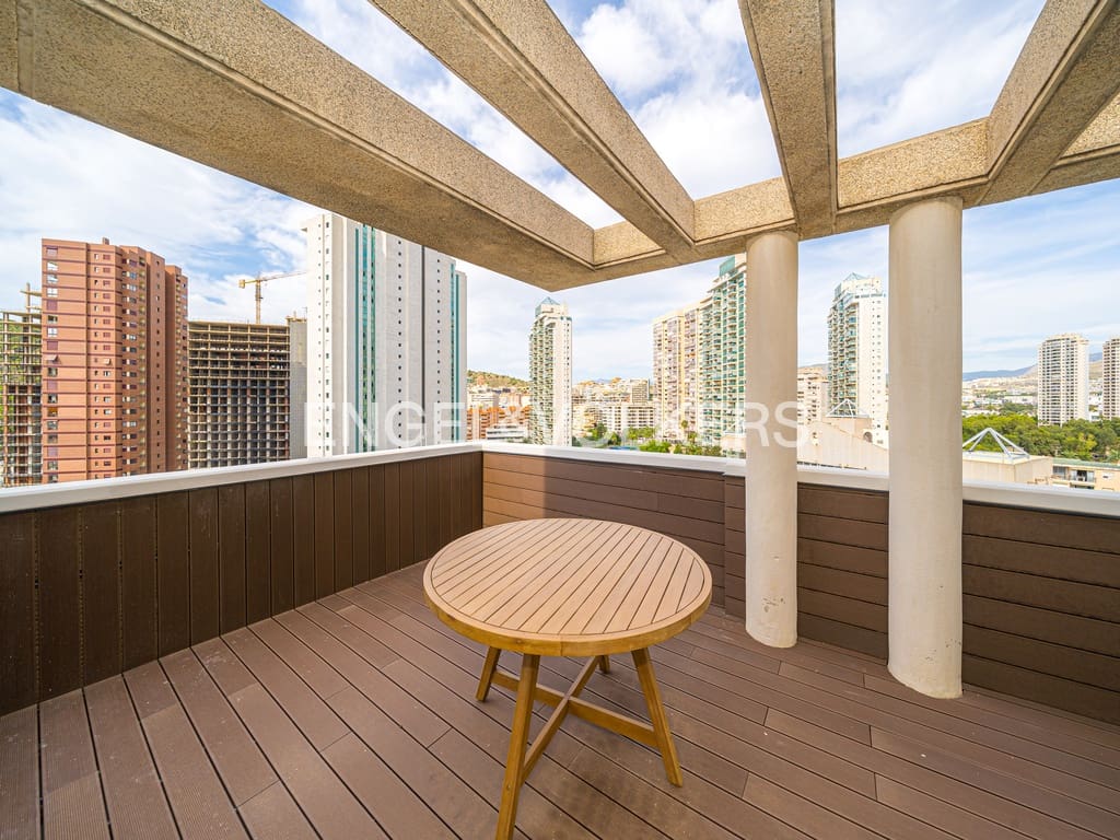 3 makuuhuone Huoneisto vuokrattavana paikassa Cala de Finestrat mukana uima-altaan 
autotalli - 1 800 € (Ref: 9255864)