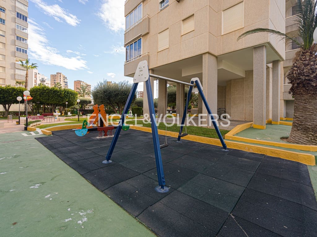 3 makuuhuone Huoneisto vuokrattavana paikassa Cala de Finestrat mukana uima-altaan 
autotalli - 1 800 € (Ref: 9255864)