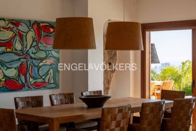 5 bedroom Villa for sale in Finestrat Pueblo, Finestrat with pool garage - € 3,500,000 (Ref: 9263038)