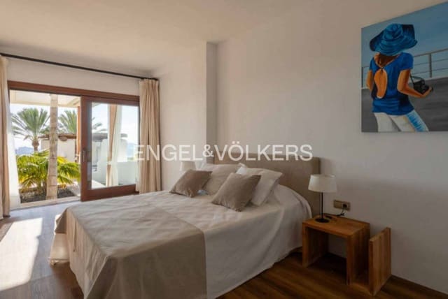 5 bedroom Villa for sale in Finestrat Pueblo, Finestrat with pool garage - € 3,500,000 (Ref: 9263038)