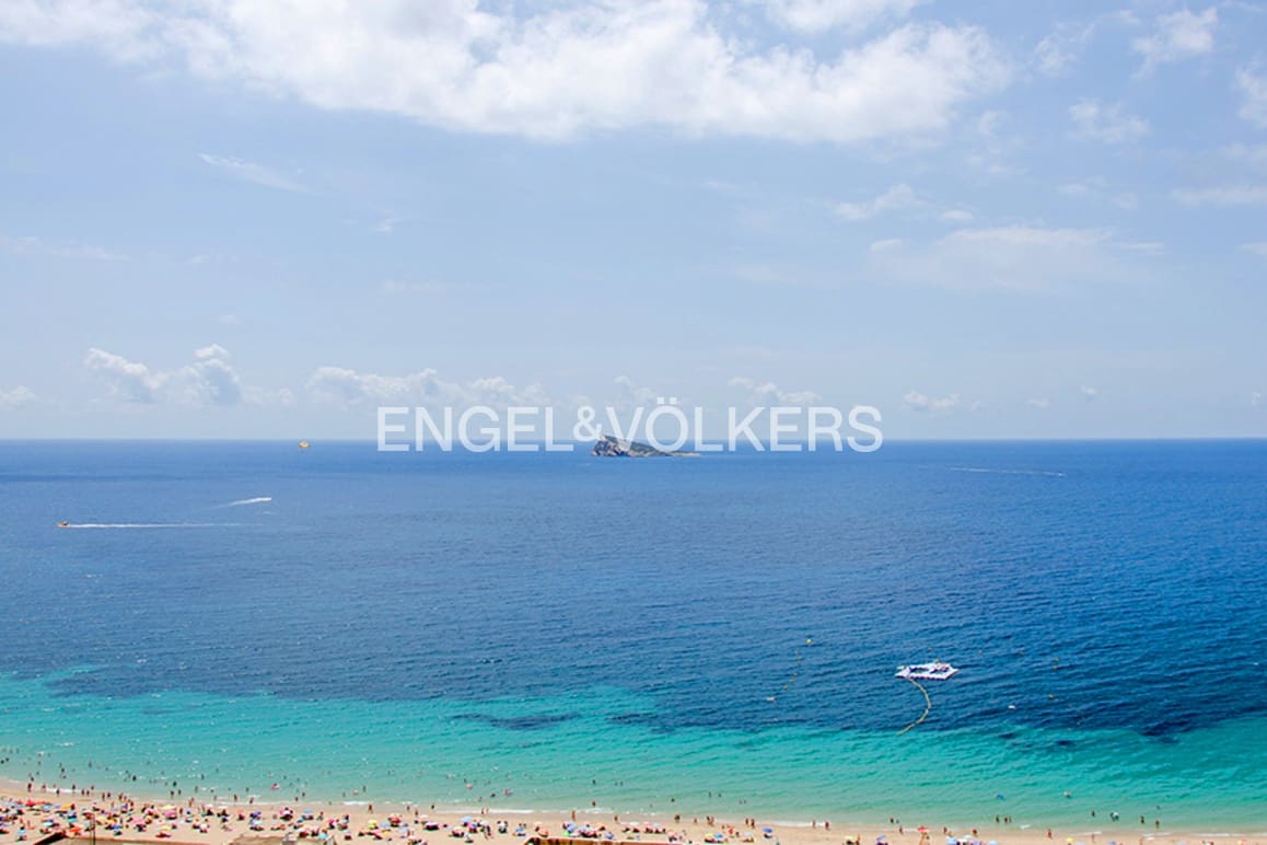 2 soverom Leilighet til salgs i Benidorm med svømmebasseng garasje - € 610 000 (Ref: 9289388)