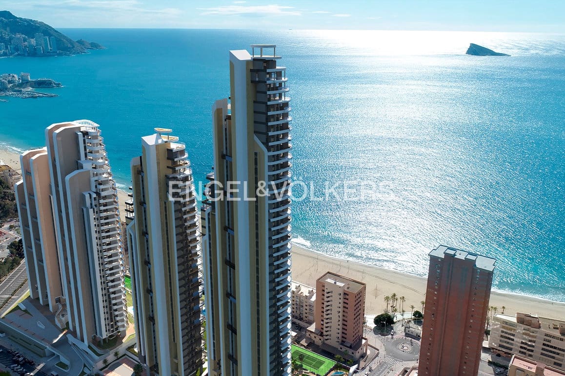 2 bedroom Apartment for sale in Benidorm with pool garage - € 610,000 (Ref: 9289388)