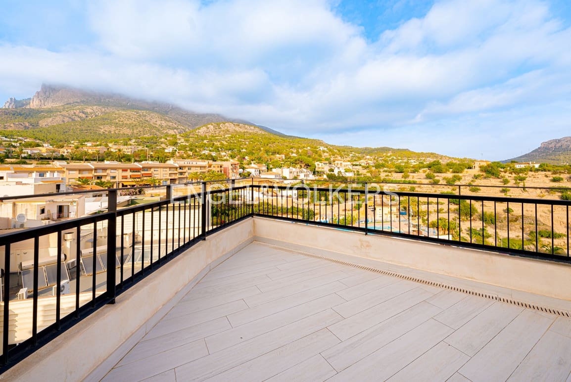 6 makuuhuone Omakotitalo myytävänä paikassa Finestrat - 985 000 € (Ref: 9294015)