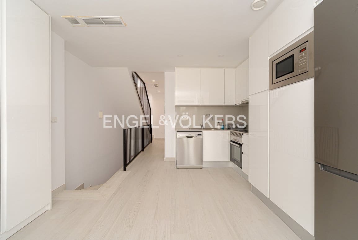 6 chambre Maison de Ville à vendre à Finestrat - 850 000 € (Ref: 9294015)