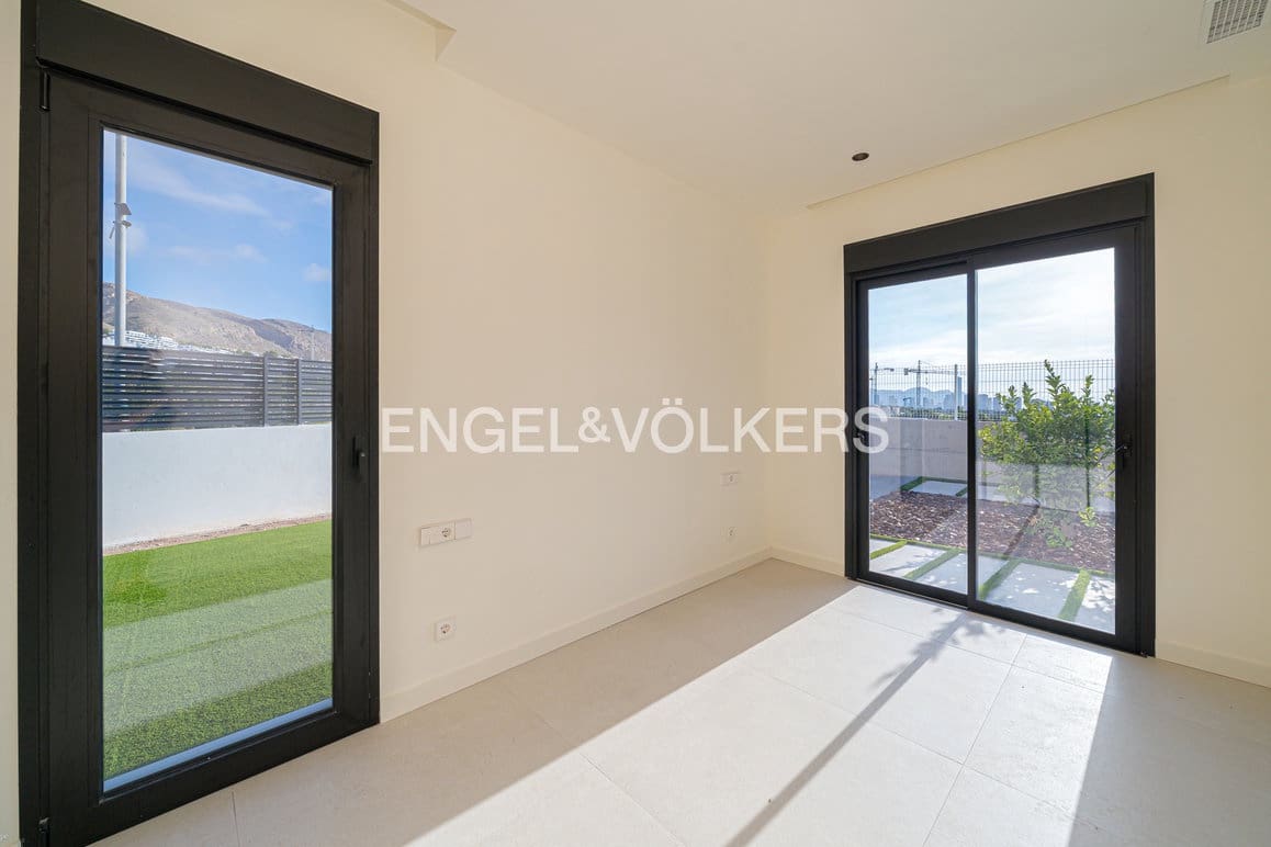 3 bedroom Villa for sale in Finestrat with pool garage - € 825,000 (Ref: 9294775)