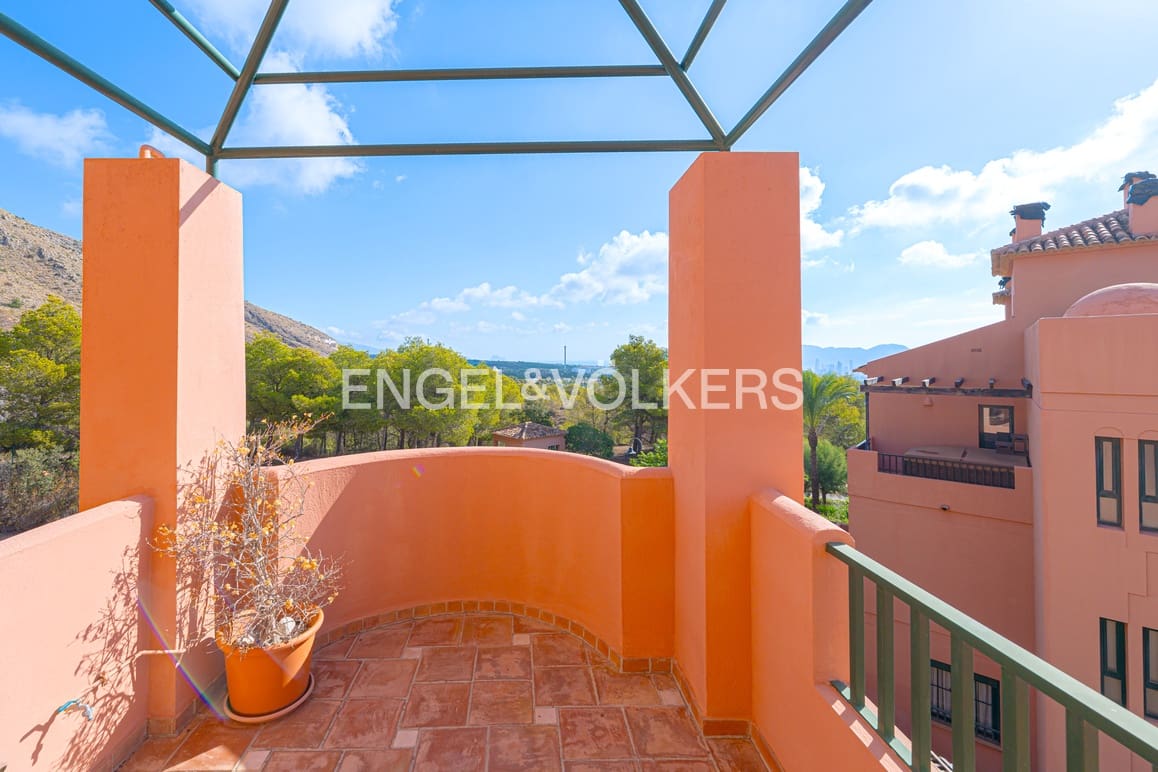 3 soveværelse Penthouse til salg i Finestrat med swimmingpool garage - € 465.000 (Ref: 9296414)