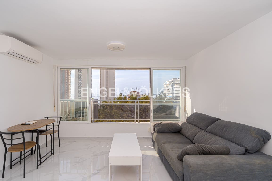 Studio te koop in Benidorm met zwembad garage - € 215.000 (Ref: 9306847)
