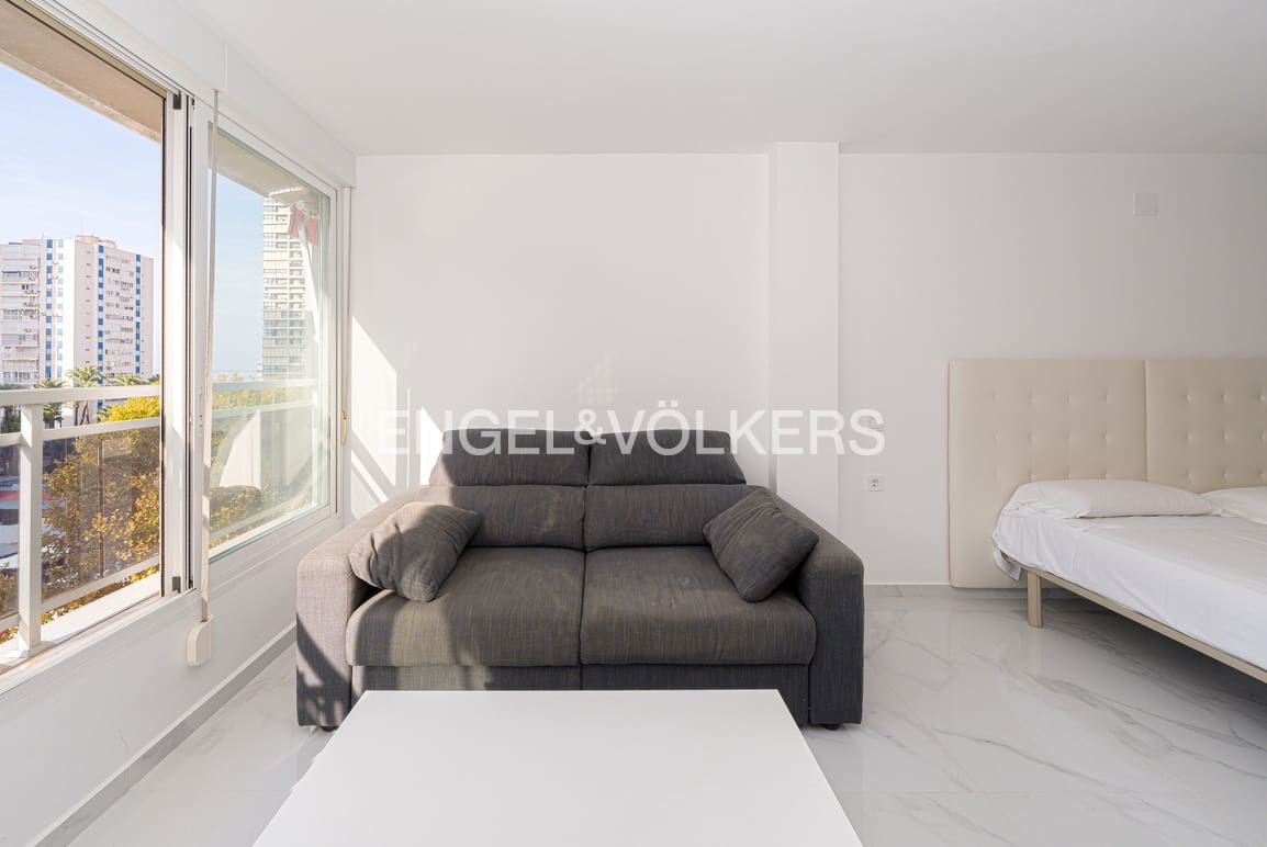 Studio te koop in Benidorm met zwembad garage - € 215.000 (Ref: 9306847)