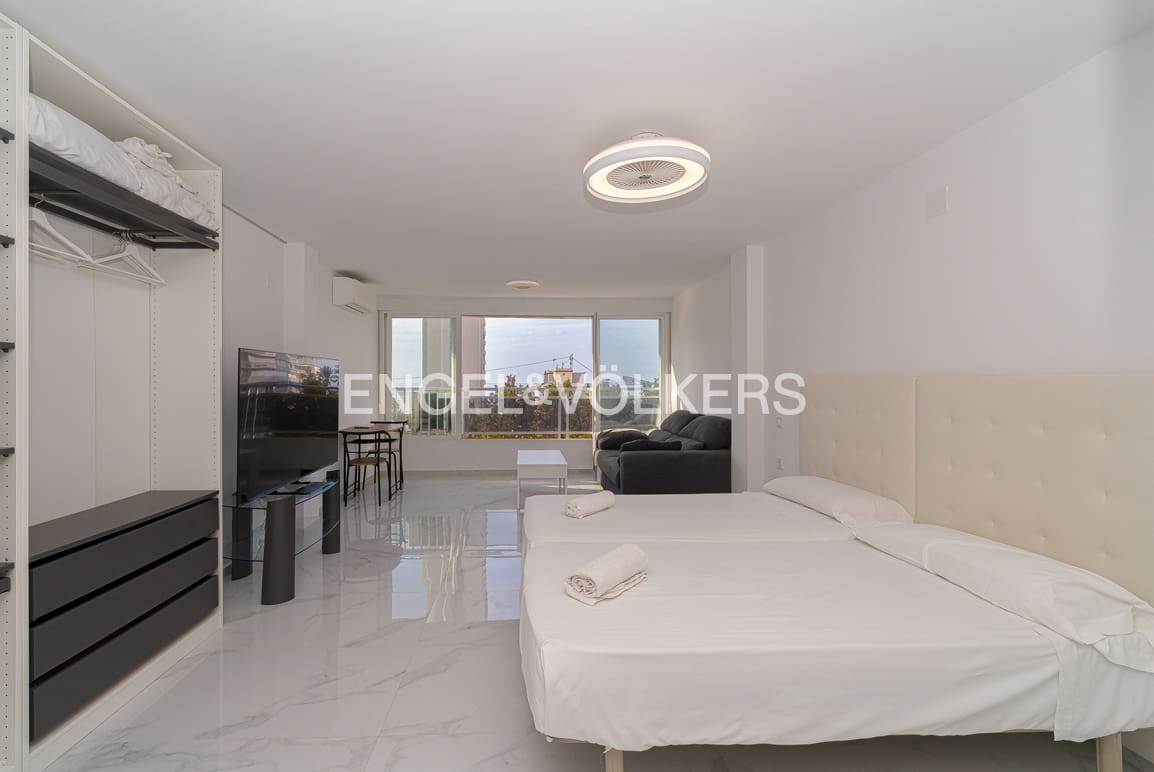 Studio te koop in Benidorm met zwembad garage - € 215.000 (Ref: 9306847)