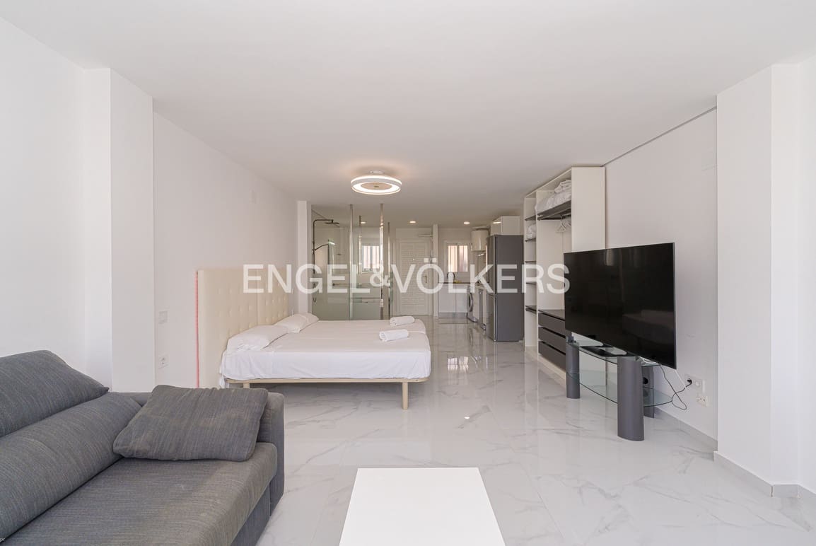 Studio te koop in Benidorm met zwembad garage - € 215.000 (Ref: 9306847)