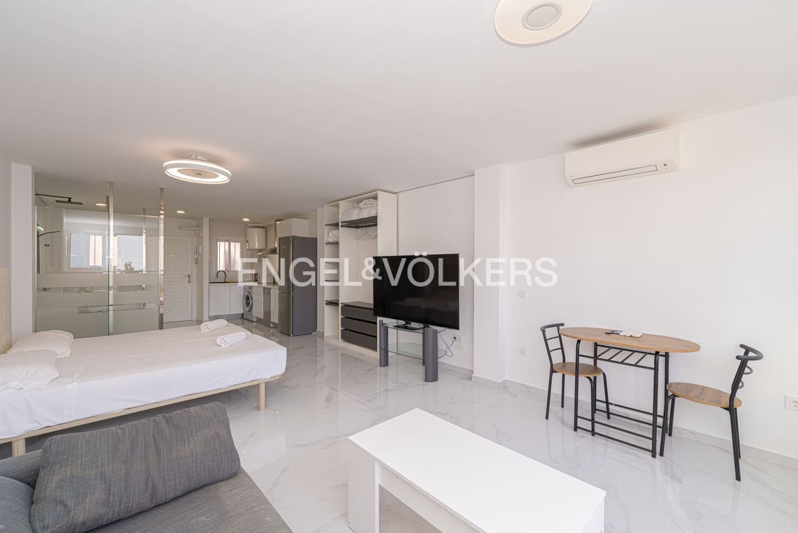 Studio te koop in Benidorm met zwembad garage - € 215.000 (Ref: 9306847)