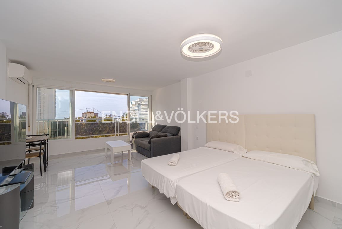 Studio te koop in Benidorm met zwembad garage - € 215.000 (Ref: 9306847)