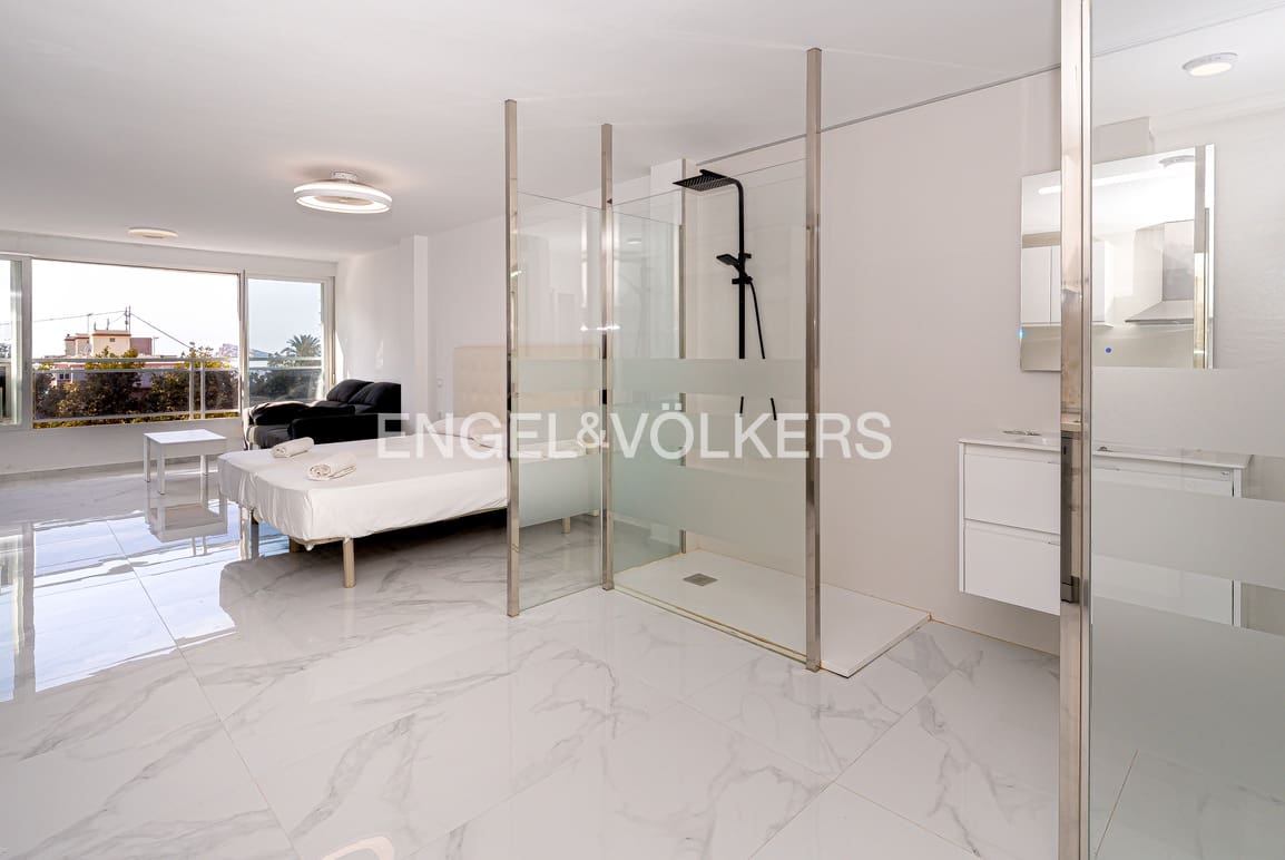 Studio te koop in Benidorm met zwembad garage - € 215.000 (Ref: 9306847)