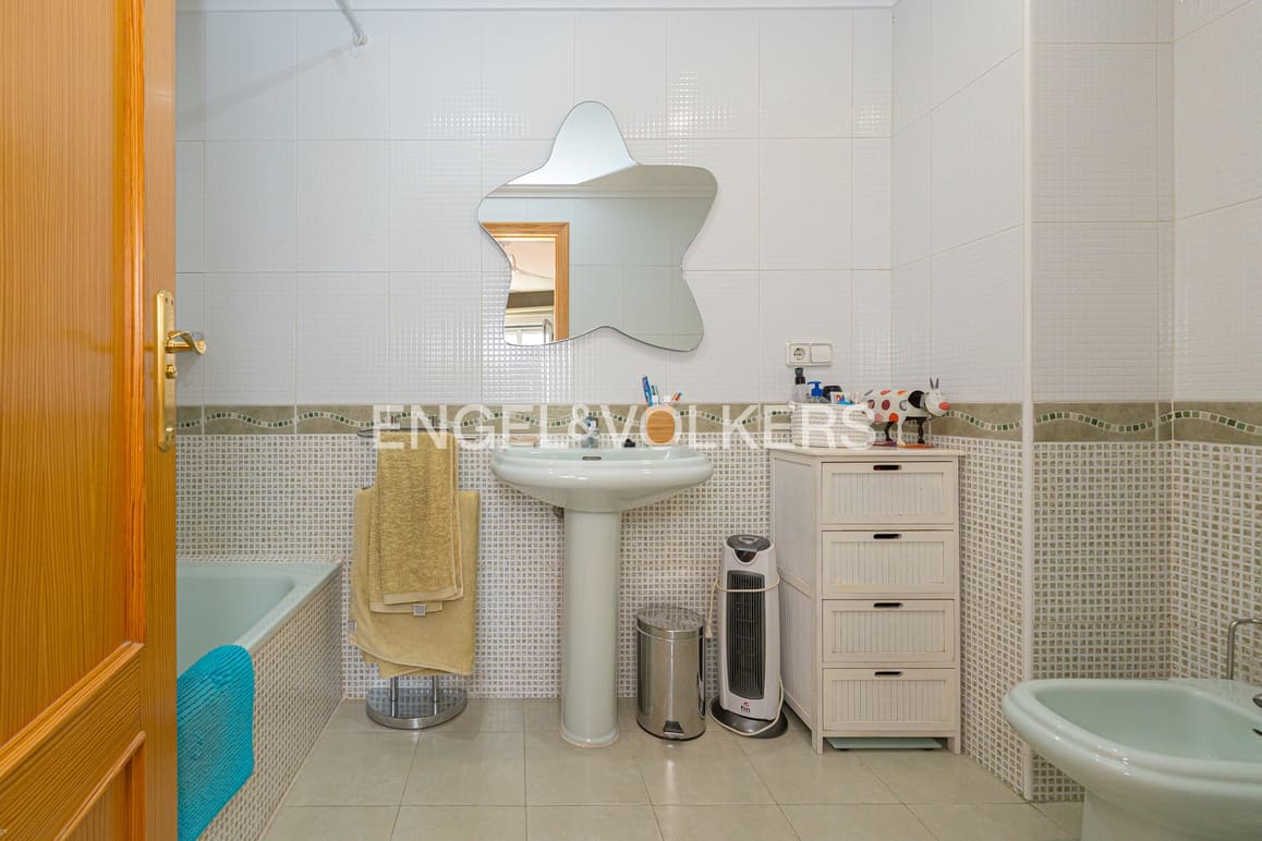 3 bedroom Apartment for sale in La Villajoyosa / Vila Joiosa with garage - € 290,000 (Ref: 9306848)