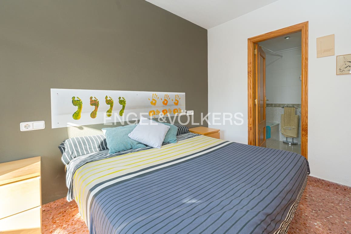 3 bedroom Apartment for sale in La Villajoyosa / Vila Joiosa with garage - € 290,000 (Ref: 9306848)